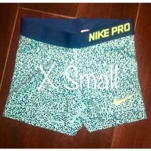 Nike Pro